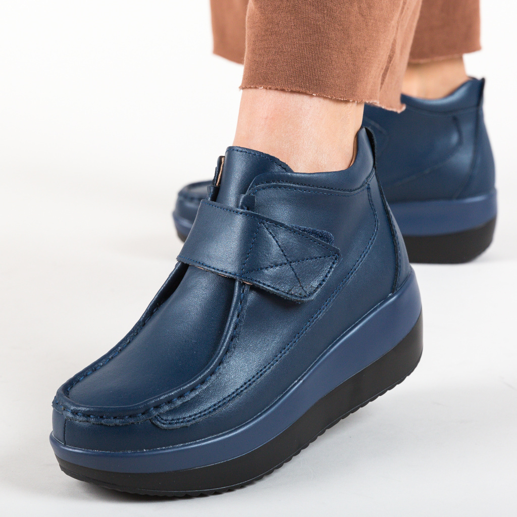 Pantofi clasici bleumarin casual Euan din piele naturala cu scai si platforma comoda